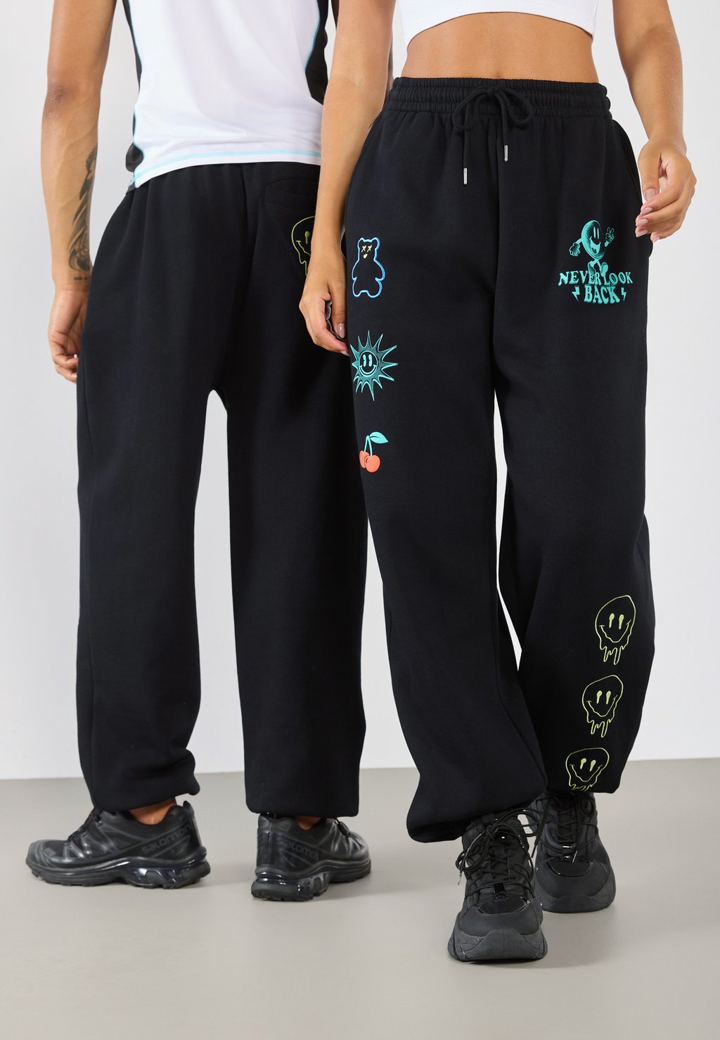 

Спортивные штаны UNISEX YOURTURN by Zalando, черный