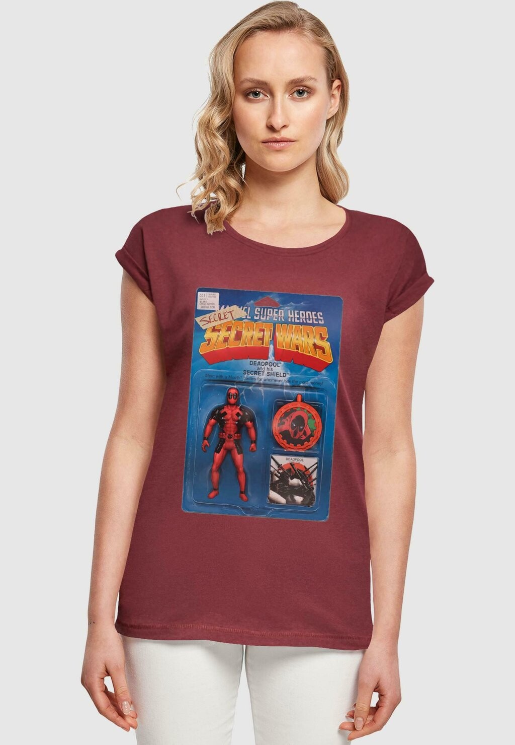 

Футболка с принтом DEADPOOL SECRET WARS ACTION FIGURE ABSOLUTE CULT, темно-красный