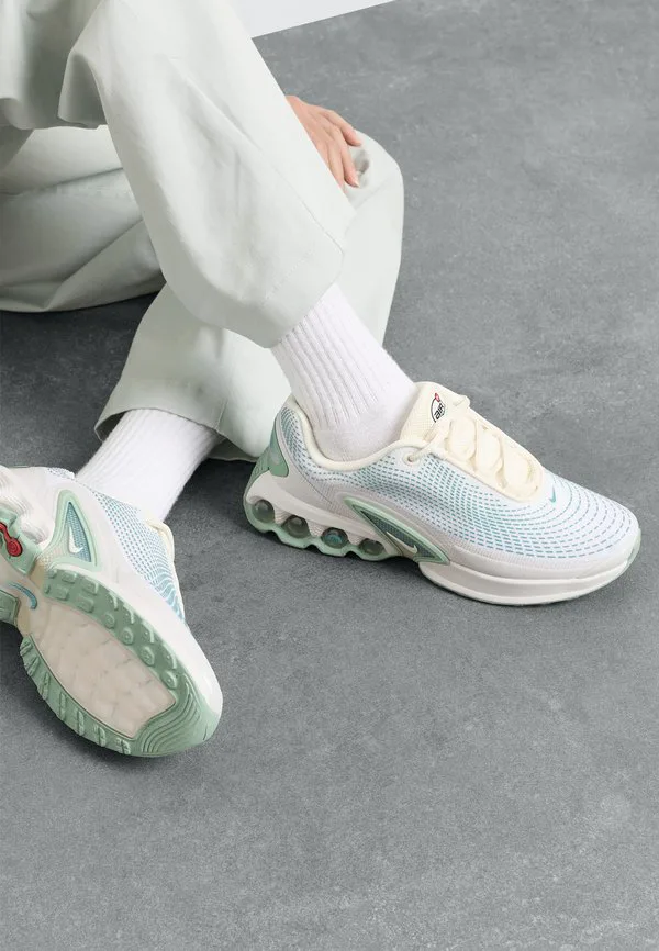 Низкие кроссовки air max dn унисекс Nike Sportswear, Soft Pearl/Vast Grey/Turquois