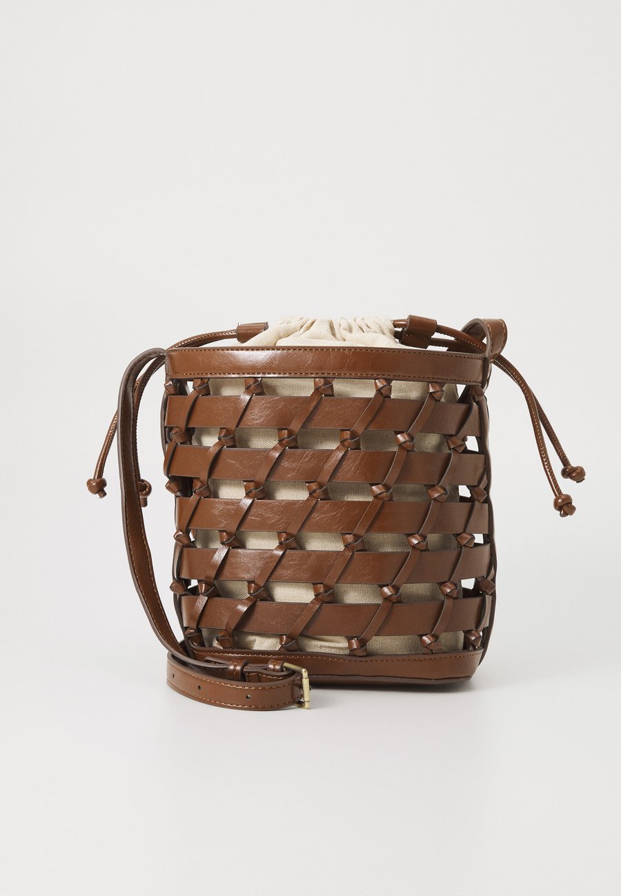 

Сумка кросс-боди PARFOIS BUCKET BAG DAPHNE BROWN , Brown