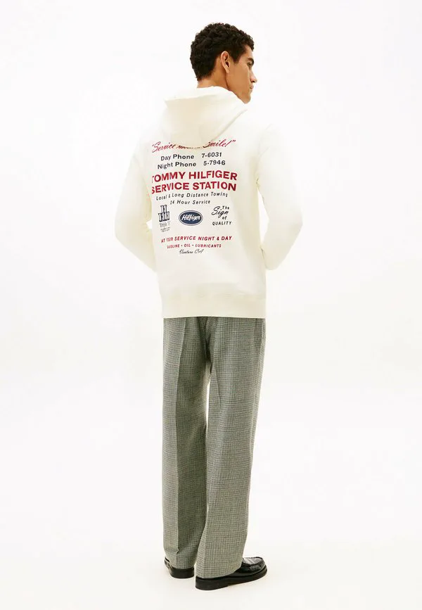 

Толстовка с капюшоном и графическим принтом на спине Tommy Hilfiger, Ivory Petal, Бежевый, Толстовка с капюшоном и графическим принтом на спине Tommy Hilfiger, Ivory Petal