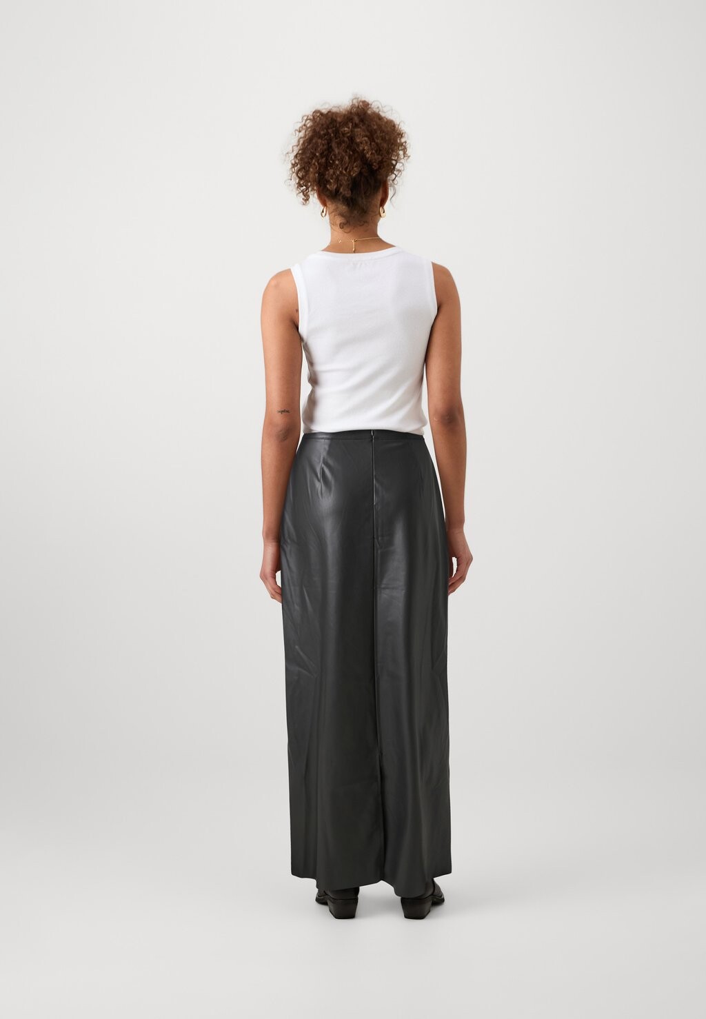 

Юбка макси VMOLYMPIA LONG SKIRT Vero Moda, черный