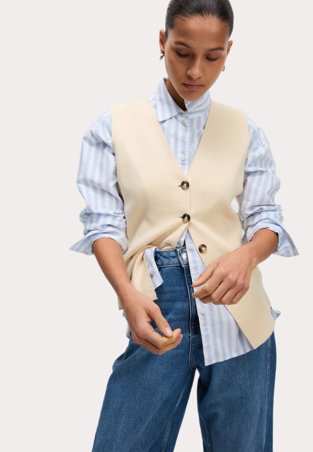 

Жилет SOFT TOUCH V-NECK Marks & Spencer, бежевый