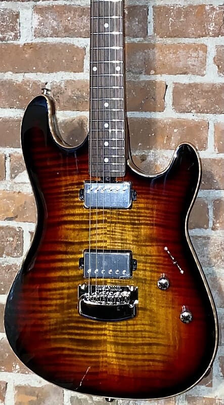 

Электрогитара 2022 Music Man Sabre Guitar HH Trem Flame Maple Bougie Burst w/Roasted Figured Maple Neck, AMAZING !