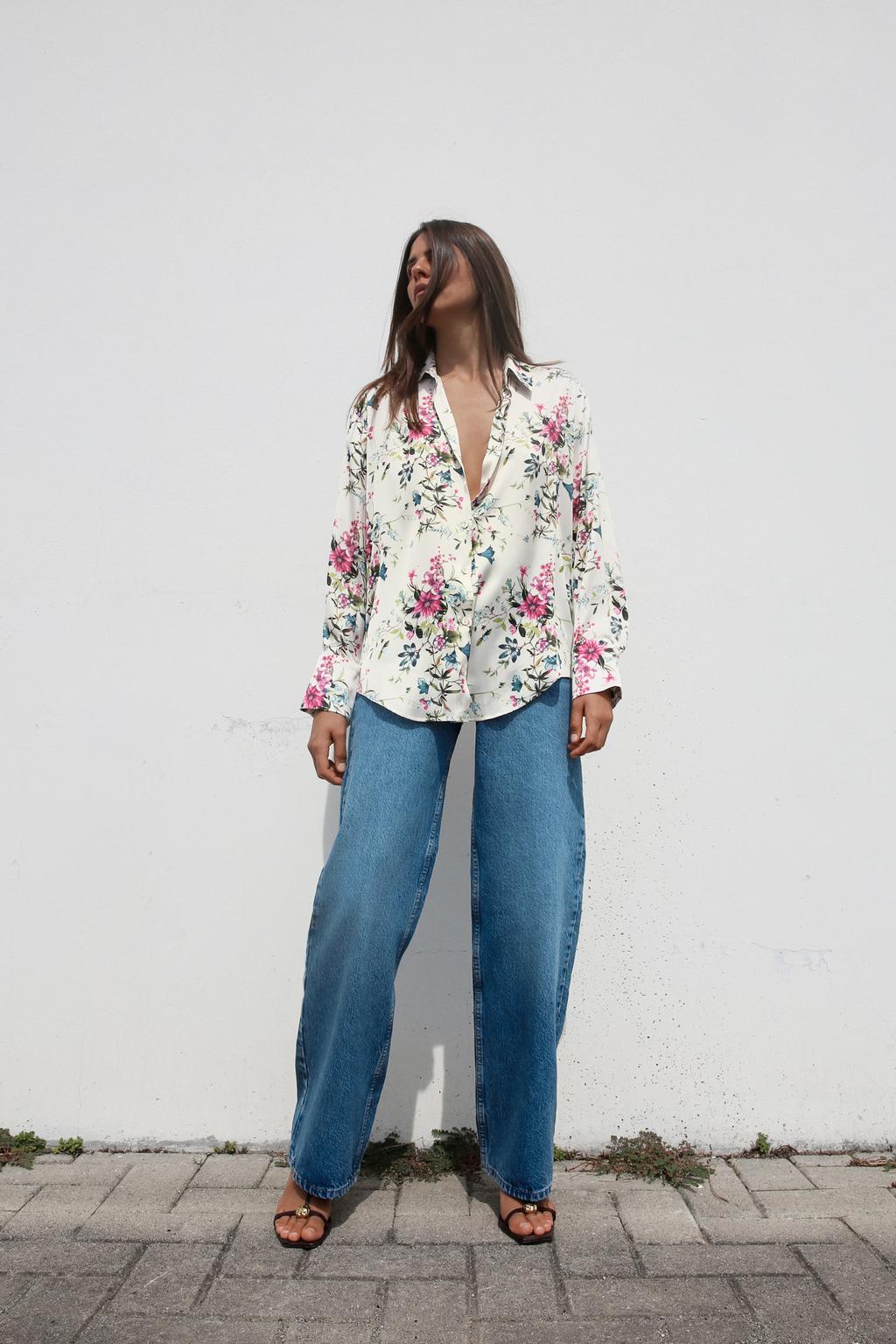 

Атласная рубашка с принтом ZARA, цвет Ecru/Red