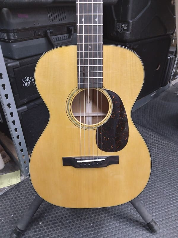 

Акустическая гитара Martin Standard Series 0-18 2016 - Present - Natural