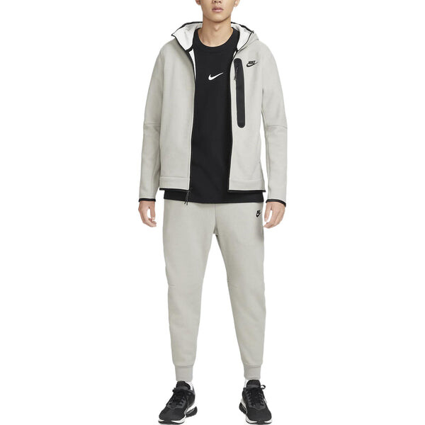 Толстовка Nike Sportswear Tech Fleece Full-Zip Winterized Hoodie 'Light Grey', серый — фото 3