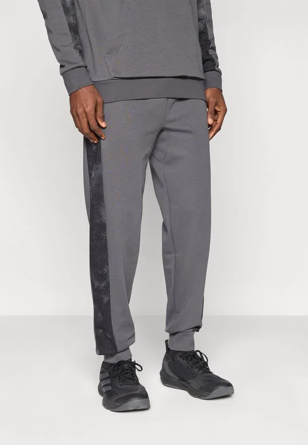 Спортивные штаны с камуфляжным принтом Adidas Sportswear, Grey Six/Multicolor