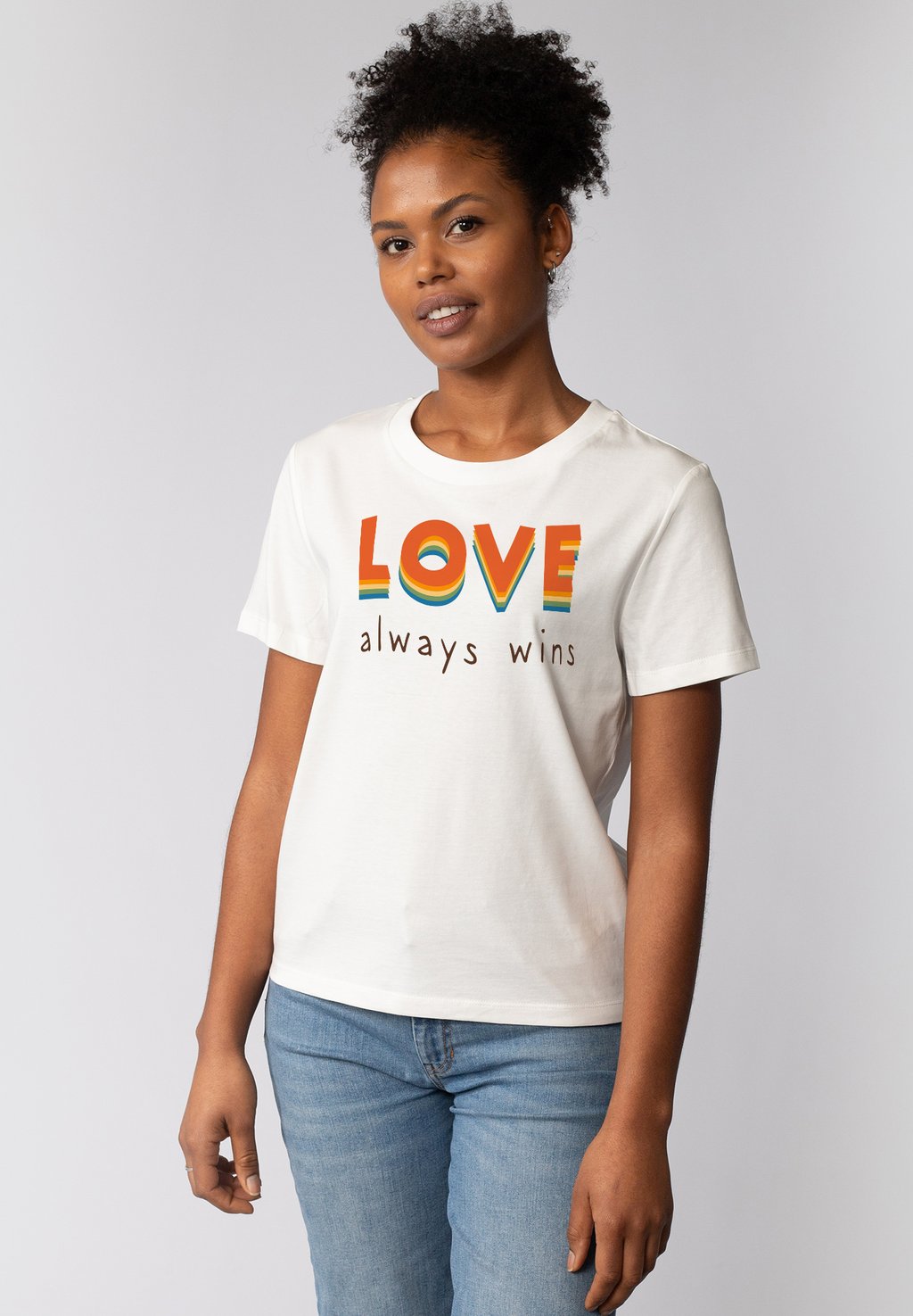 

Футболка с принтом LOVE ALWAYS WINS watapparel, молочный