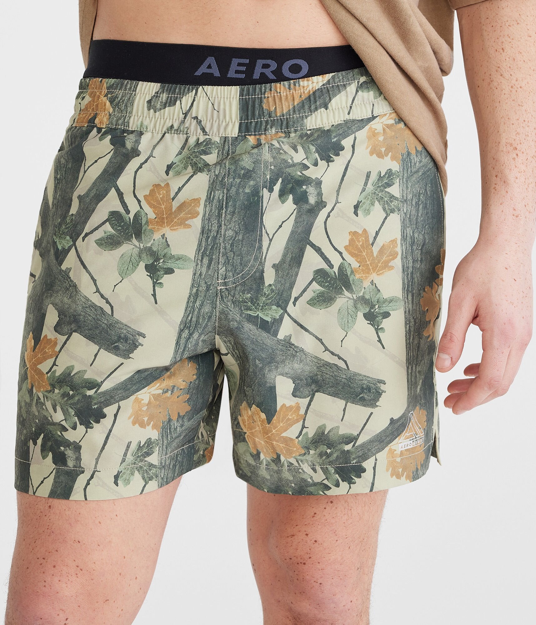 

Aeropostale Mvmnt Forest Camo Гибридные шорты Active 5.5", оливковый