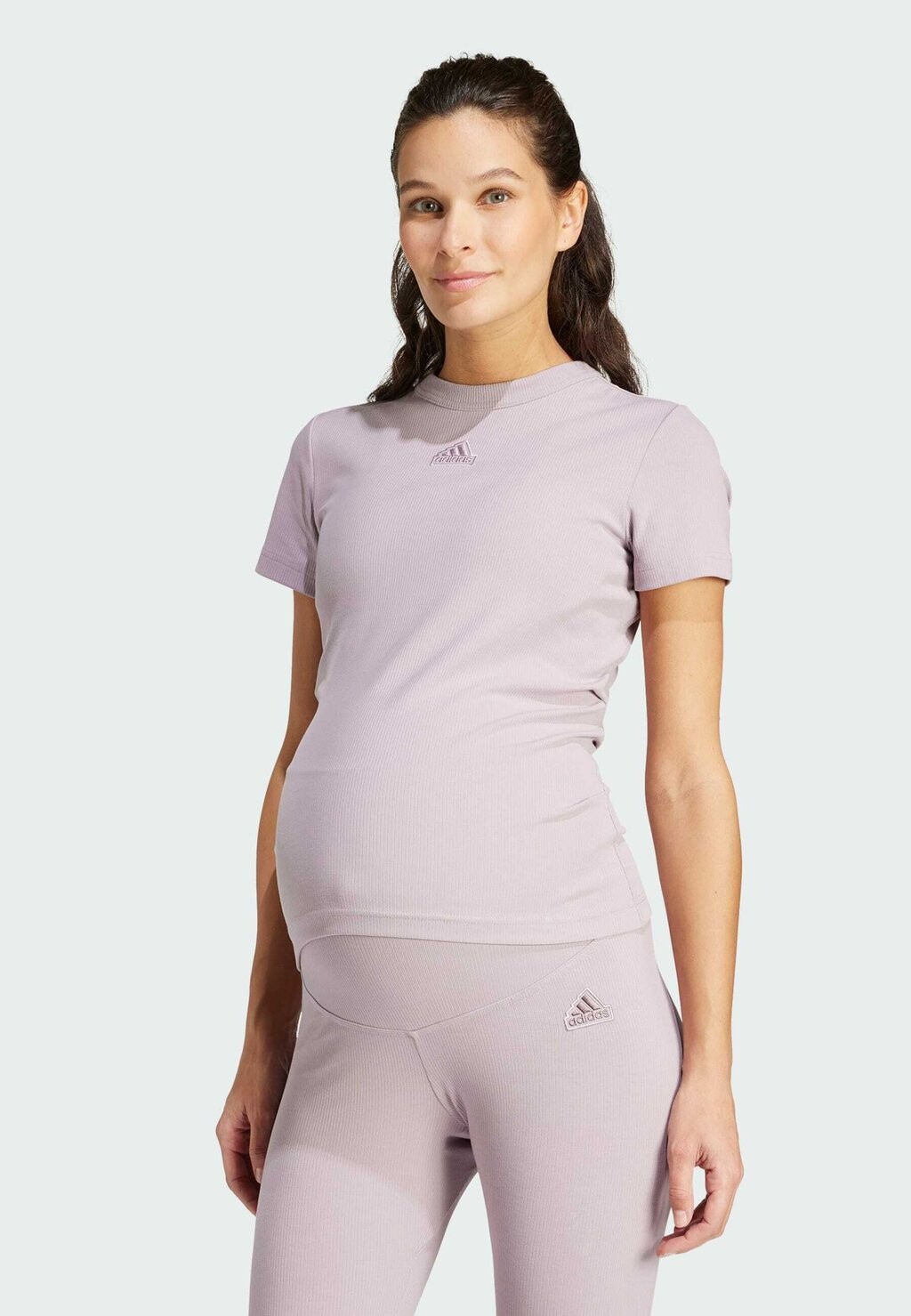 

Спортивная футболка adidas Sportswear, цвет preloved fig