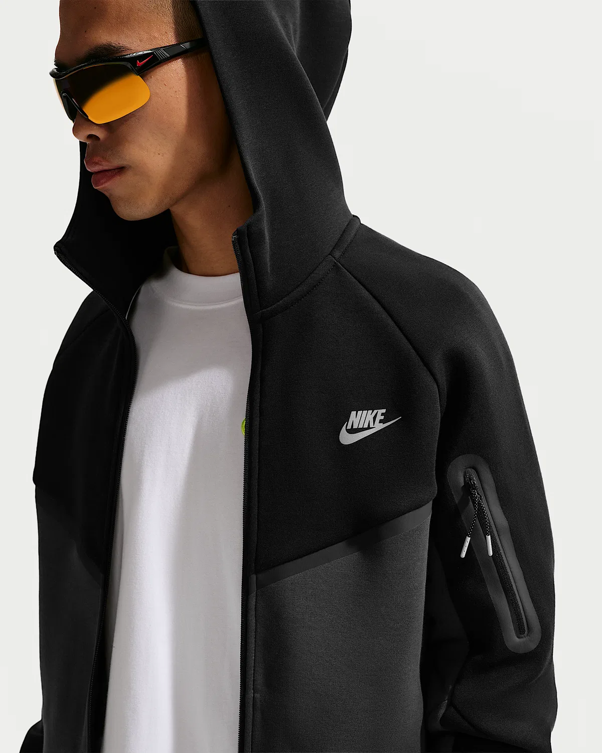 Мужская флисовая куртка-ветровка Nike Tech на полной молнии, Black/Dark Smoke Grey/Neon Yellow — фото 3