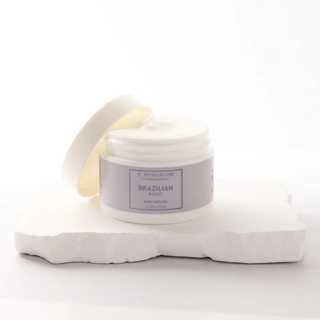 The Beachwaver Co. B. Bungalow Brazilian Berry Body Butter, полный размер (227 г) с маслом семян морошки, веганским скваланом и гиалуроновой кислотой, аромат ежевики, абрикоса, жасмина самбак, ванили и кокоса — фото 4