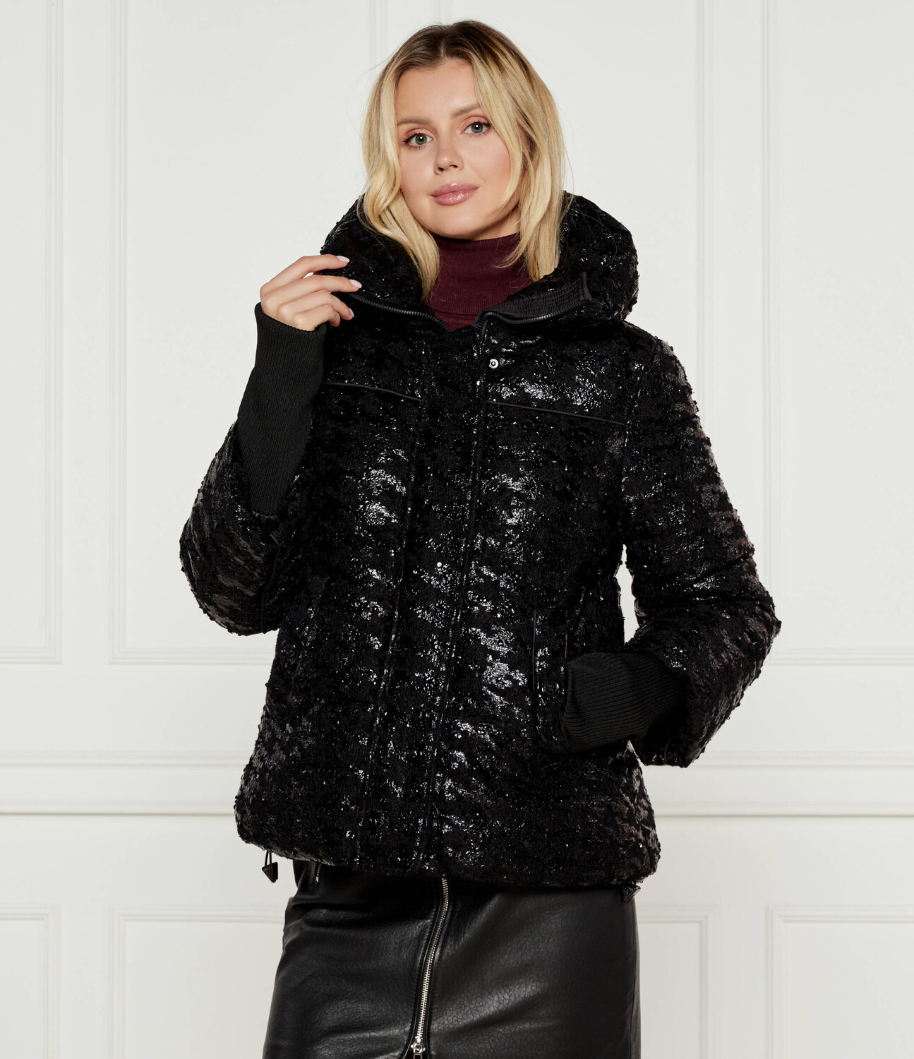 

Куртка GUESS MELIE Regular Fit, черный