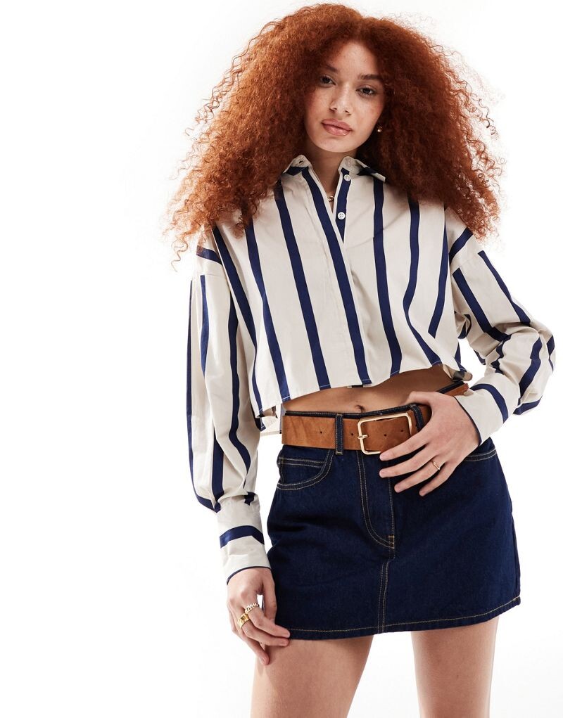 

Укороченная рубашка в синюю полоску ASOS DESIGN