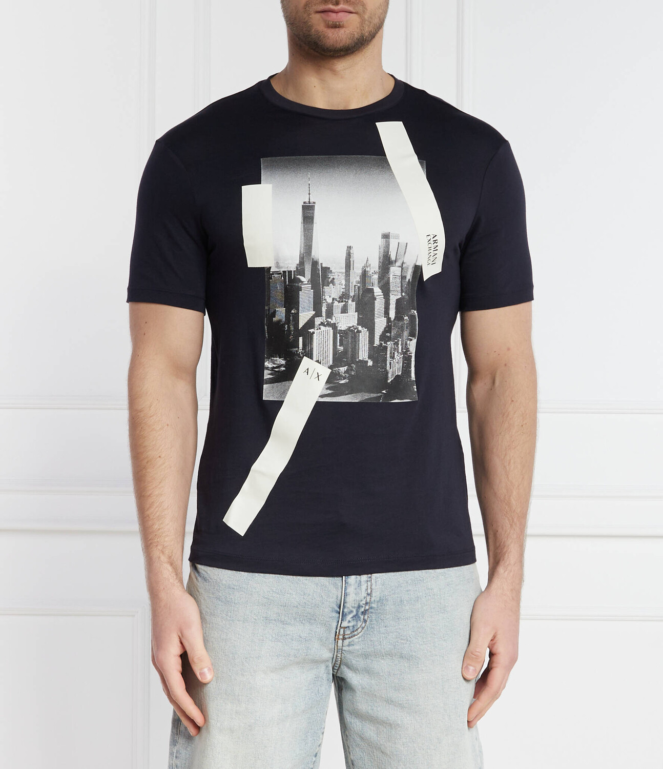 

Футболка Armani Exchange Regular Fit, темно-синий