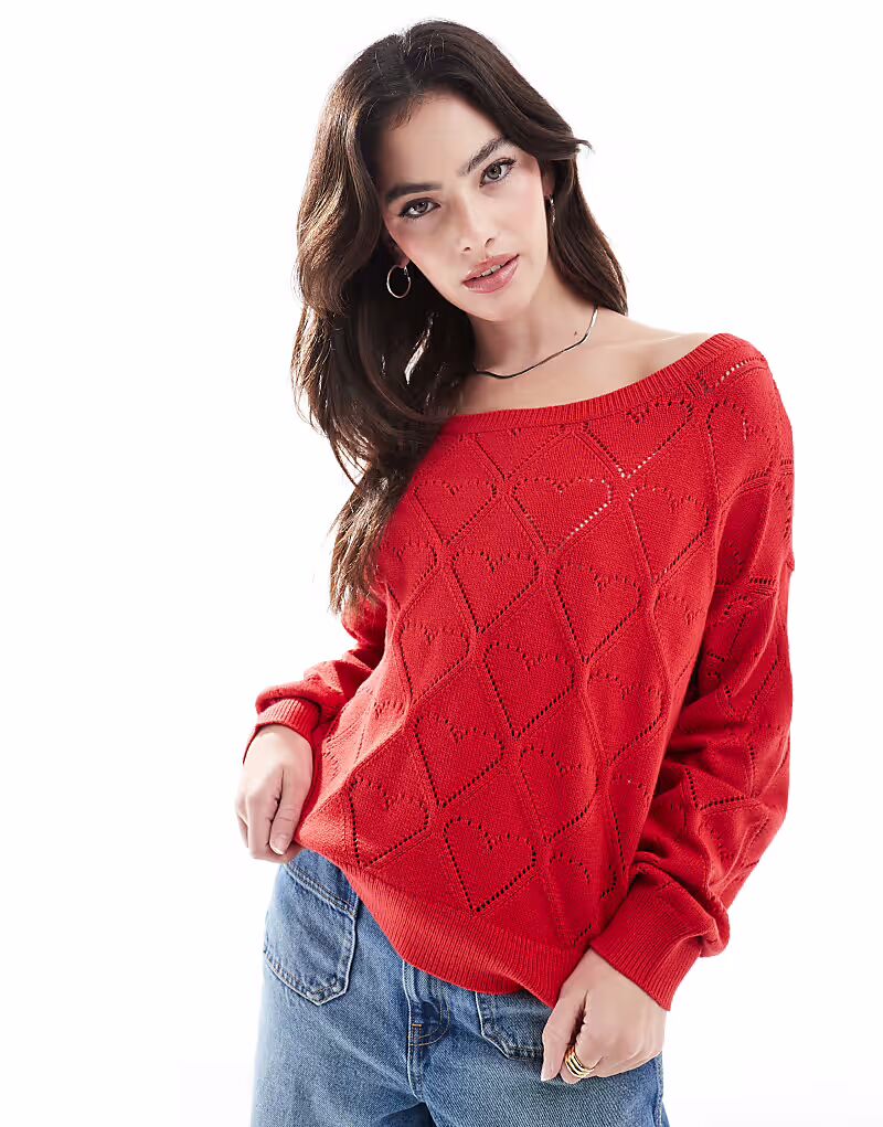 

Джемпер Hollister с открытыми плечами и клубничным мотивом красного цвета