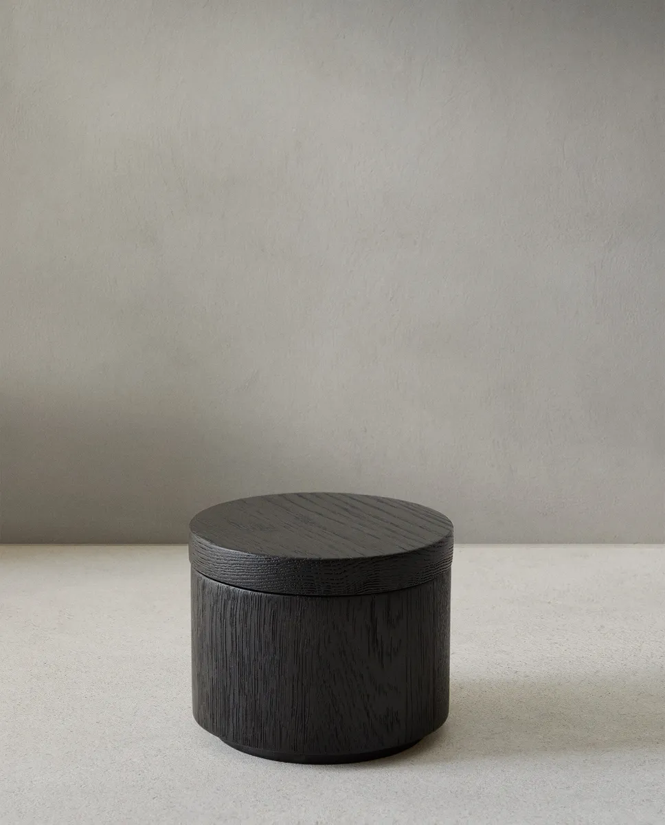 

Свеча с Zara Home, черный