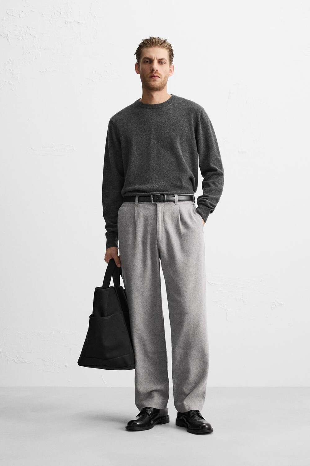 

Брюки из шерсти с плиссированными штанами ZARA, светло-серый
