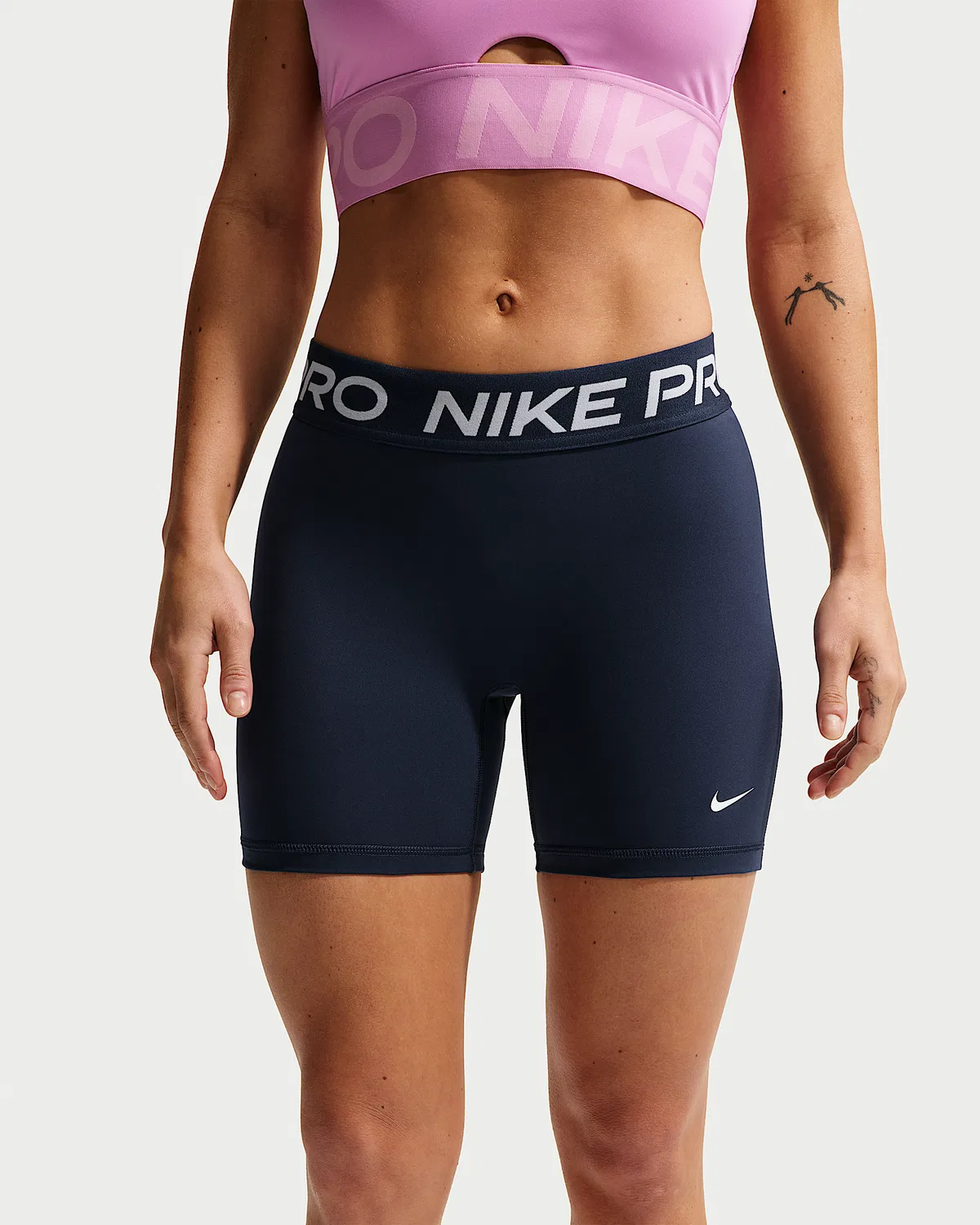 Женские шорты Nike Pro 365 с завышенной талией, 5", Midnight Navy/White — фото 2