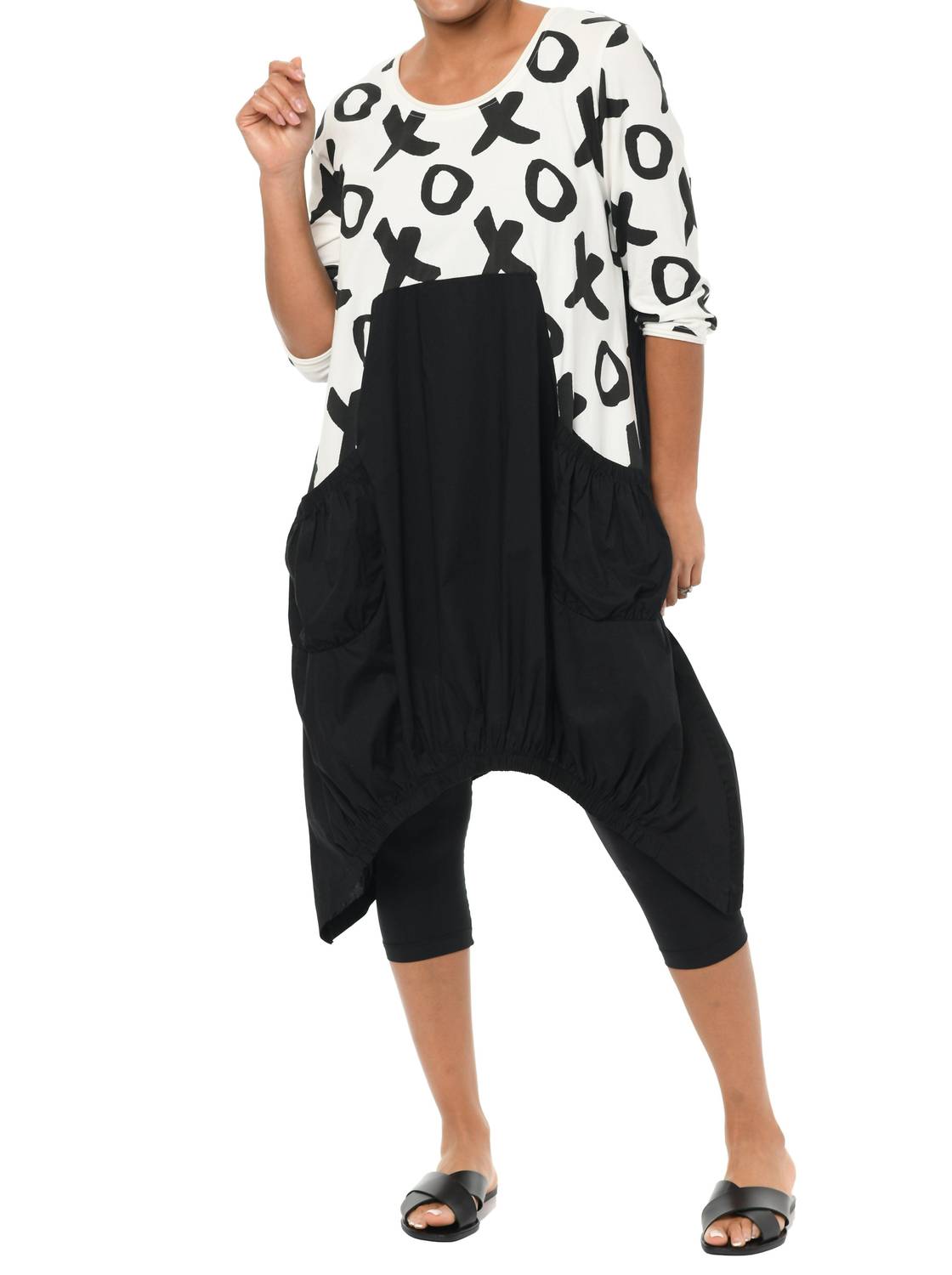 

Платье Adele в цвете слоновая кость Xo Tulip Clothing