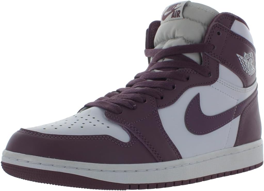 

Мужские кроссовки Nike Air Jordan 1 Retro High OG, White/Sky J Mauve/Clean White/Pretty Purple