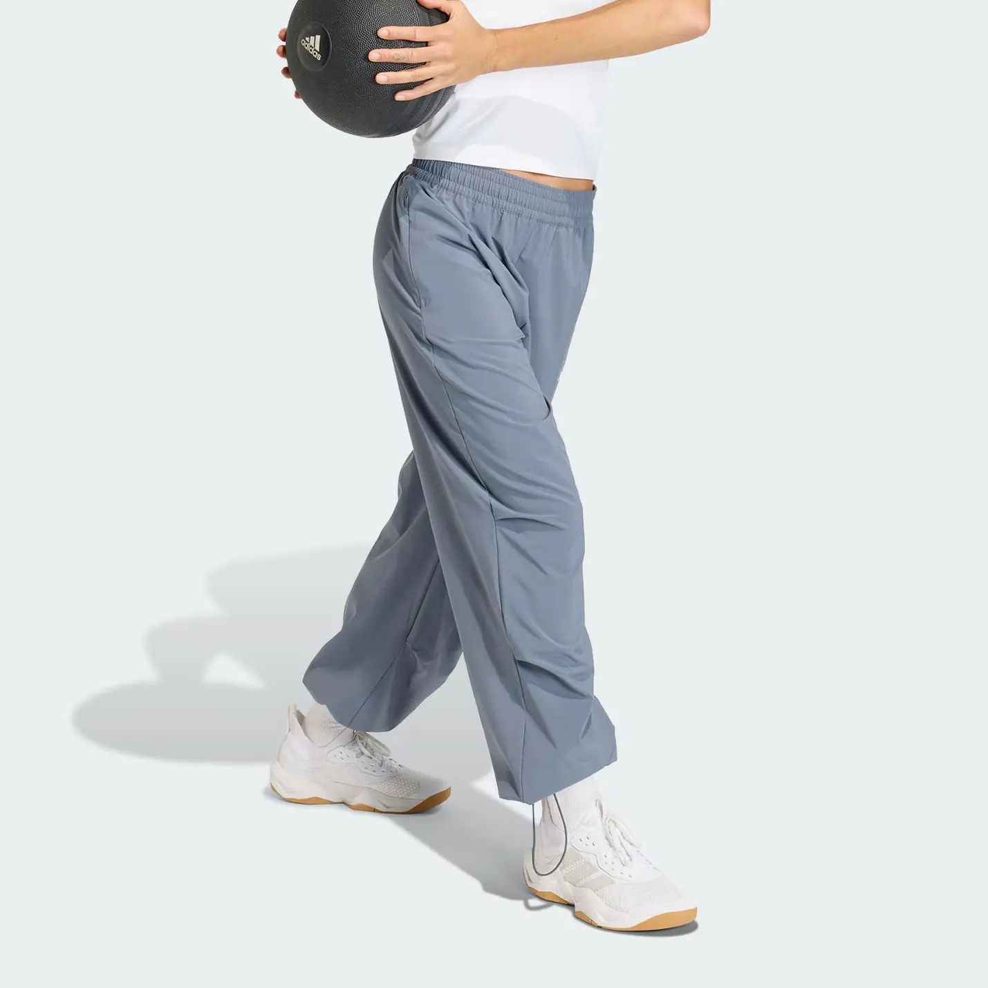 Брюки спортивные ESSENTIALS для женщин Adidas, asphalt серый — фото 4
