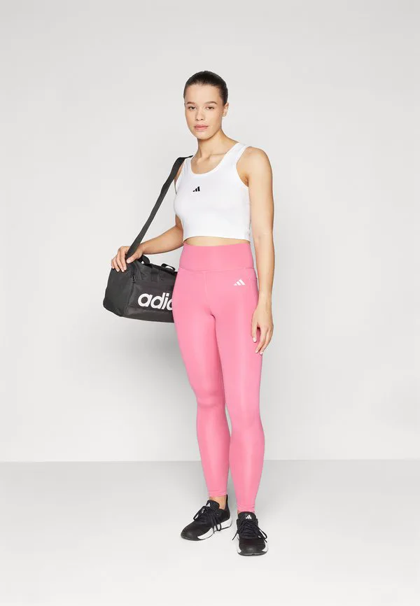 Топ essentials с небольшим логотипом в стиле lifestyle Adidas Sportswear, White/Black — фото 2