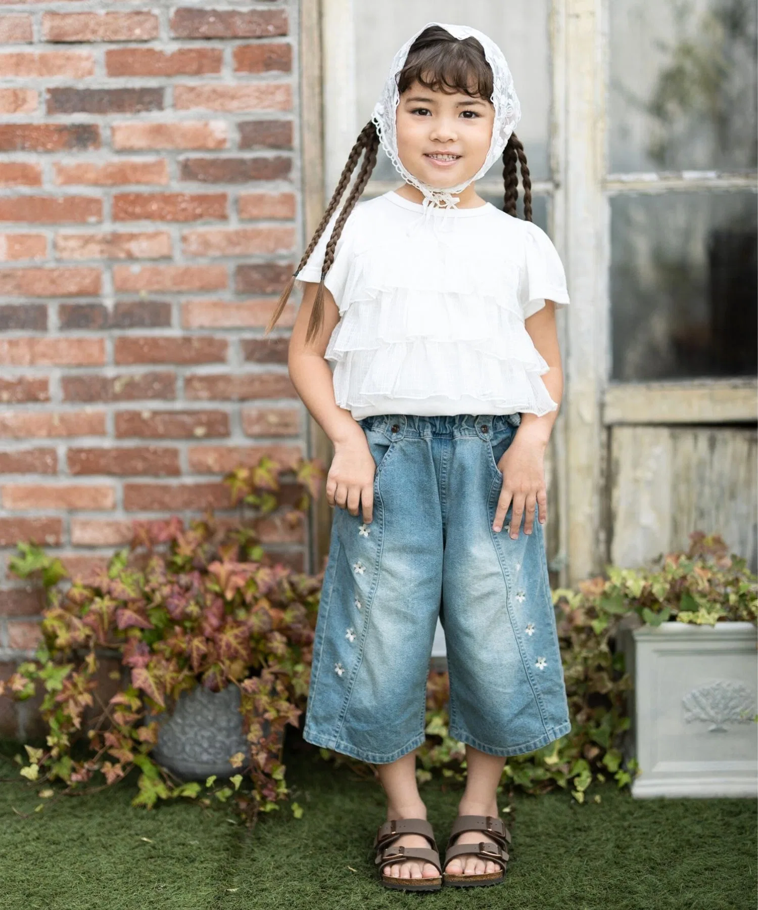 【Охлаждающее прикосновение】Брюки Atelier Denim Fleur (с цветочной вышивкой, длина 9/10)