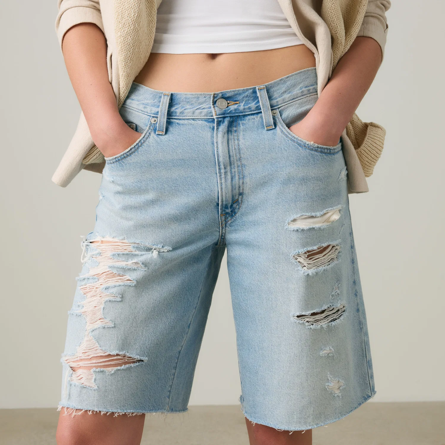 Свободные джинсовые шорты в стиле "папины шорты" Levi's, Light Wash — фото 3