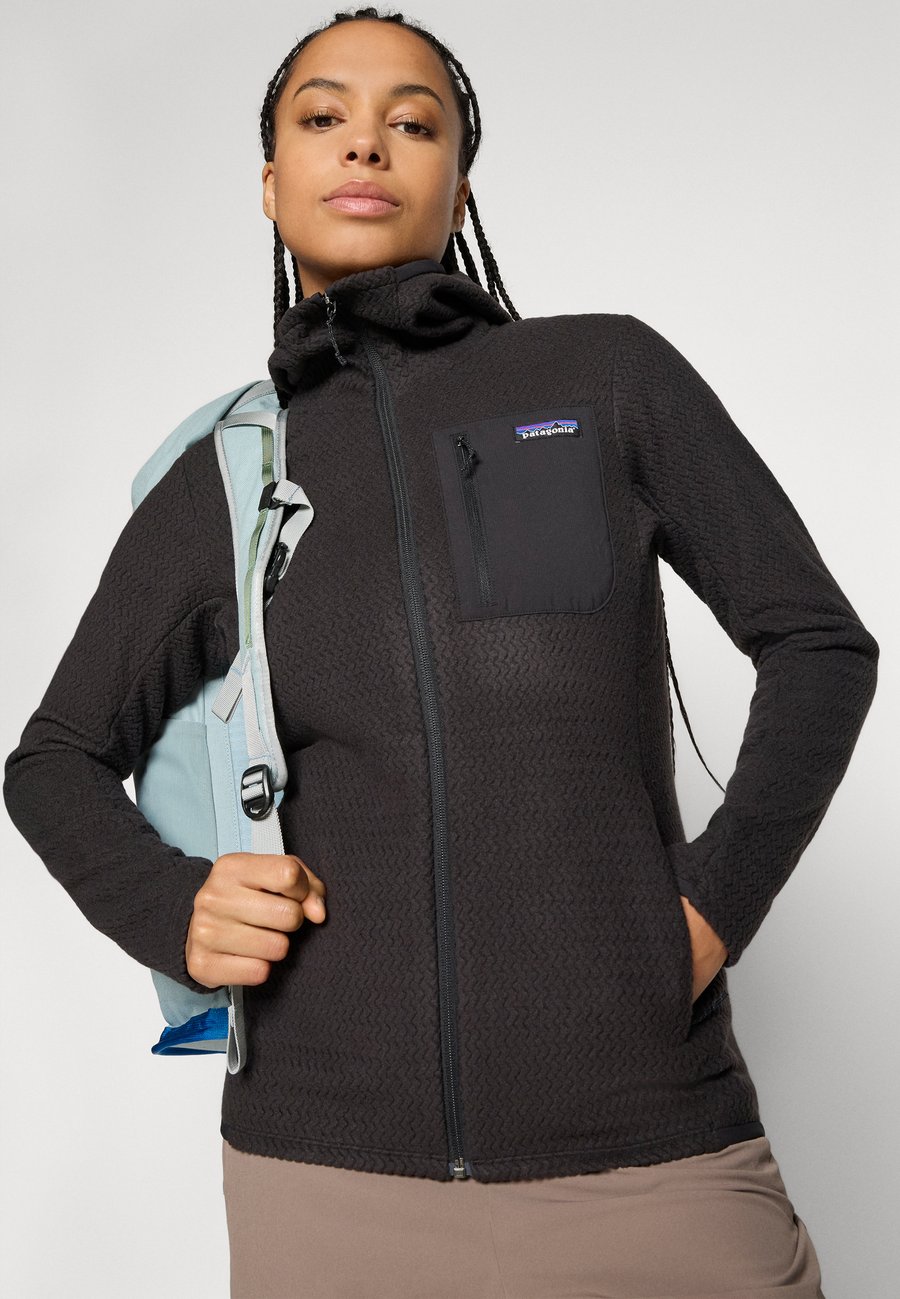 Флисовая куртка Patagonia R1 AIR FULL ZIP HOODY, Black — фото 4