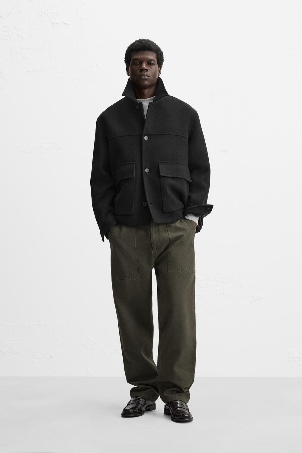 

Короткое пальто из шерсти ZARA, черный
