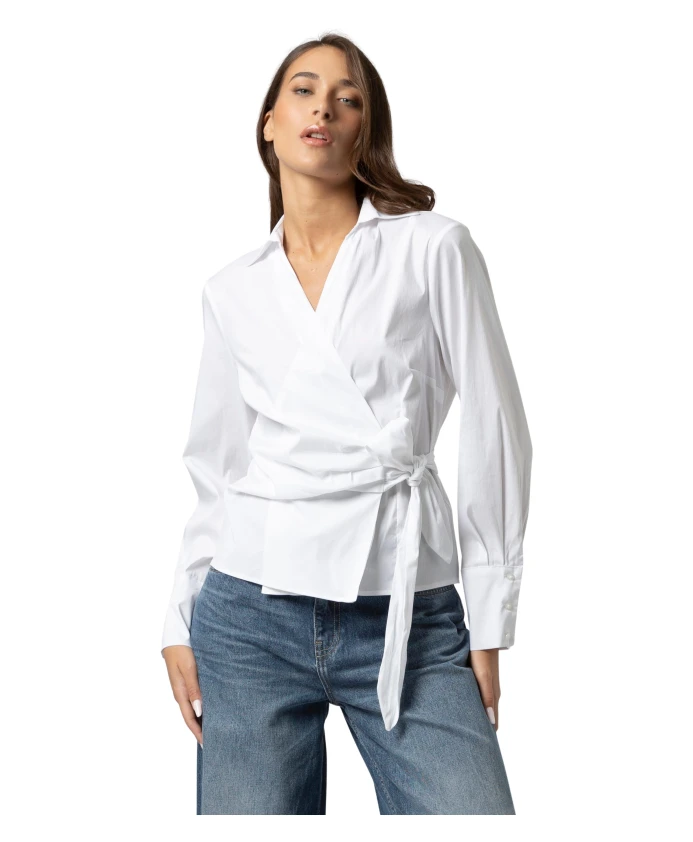 

Элегантная блузка с запахом и длинными рукавами. Kocca, белый