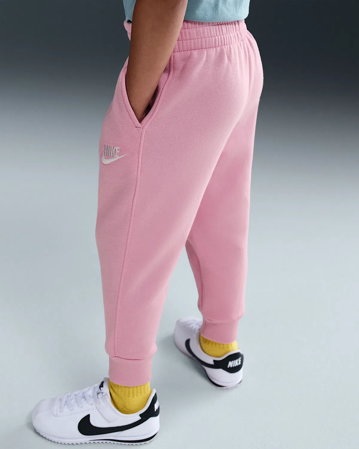 Детские флисовые джоггеры Nike Sportswear Club, Medium Soft Pink — фото 3