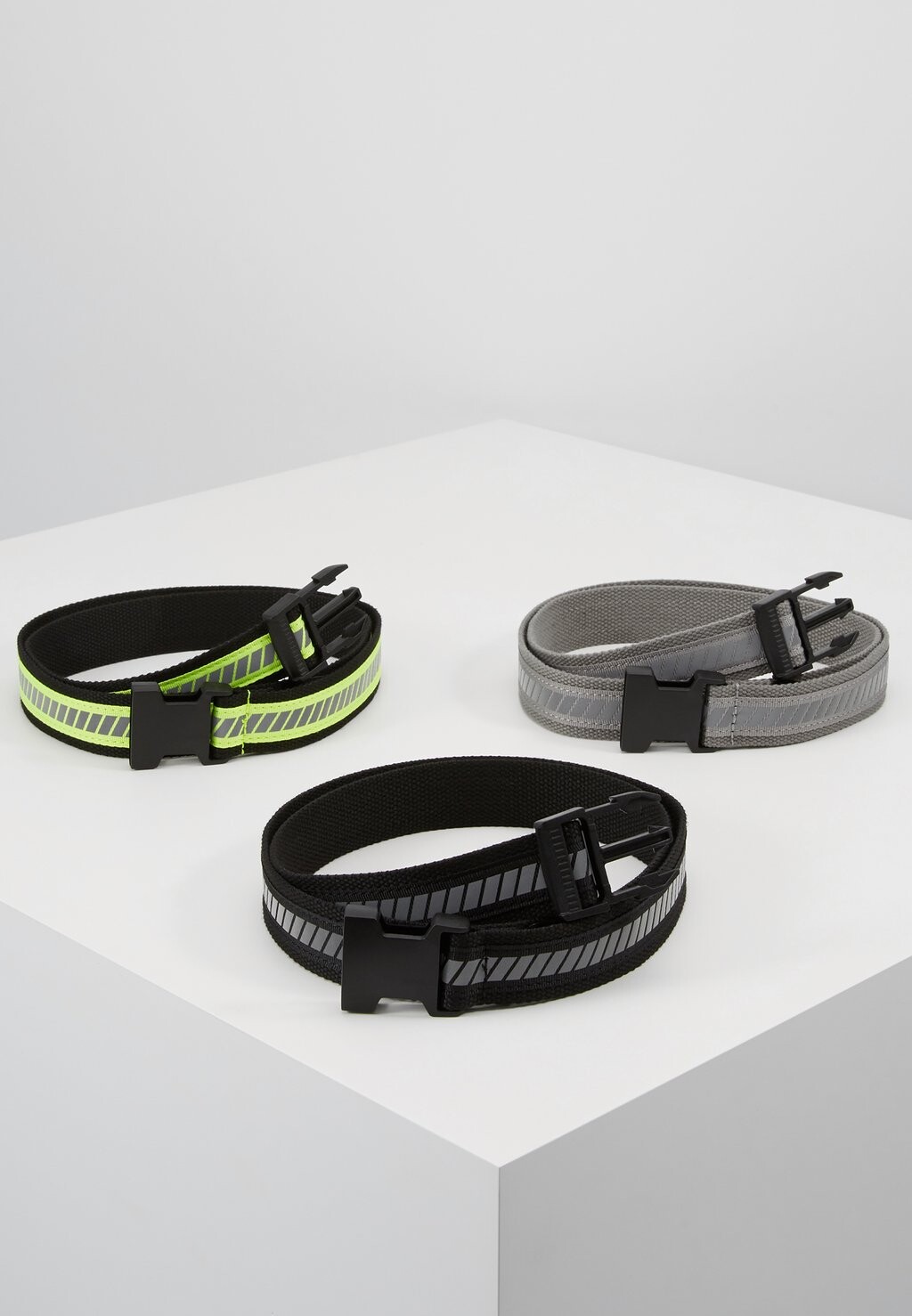 

Ремень REFLECTIVE BELT 3 PACK Urban Classics, цвет black/silver/neonyellow/grey