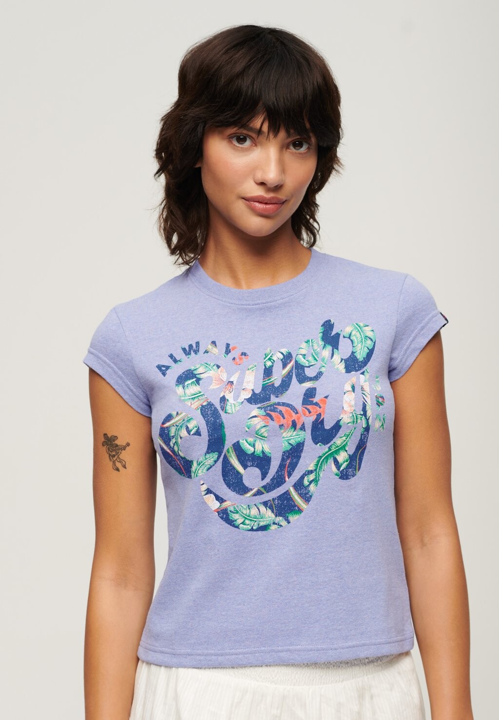 

Футболка с принтом FLORAL SCRIPTED CAP SLEEVE Superdry, фиолетовый