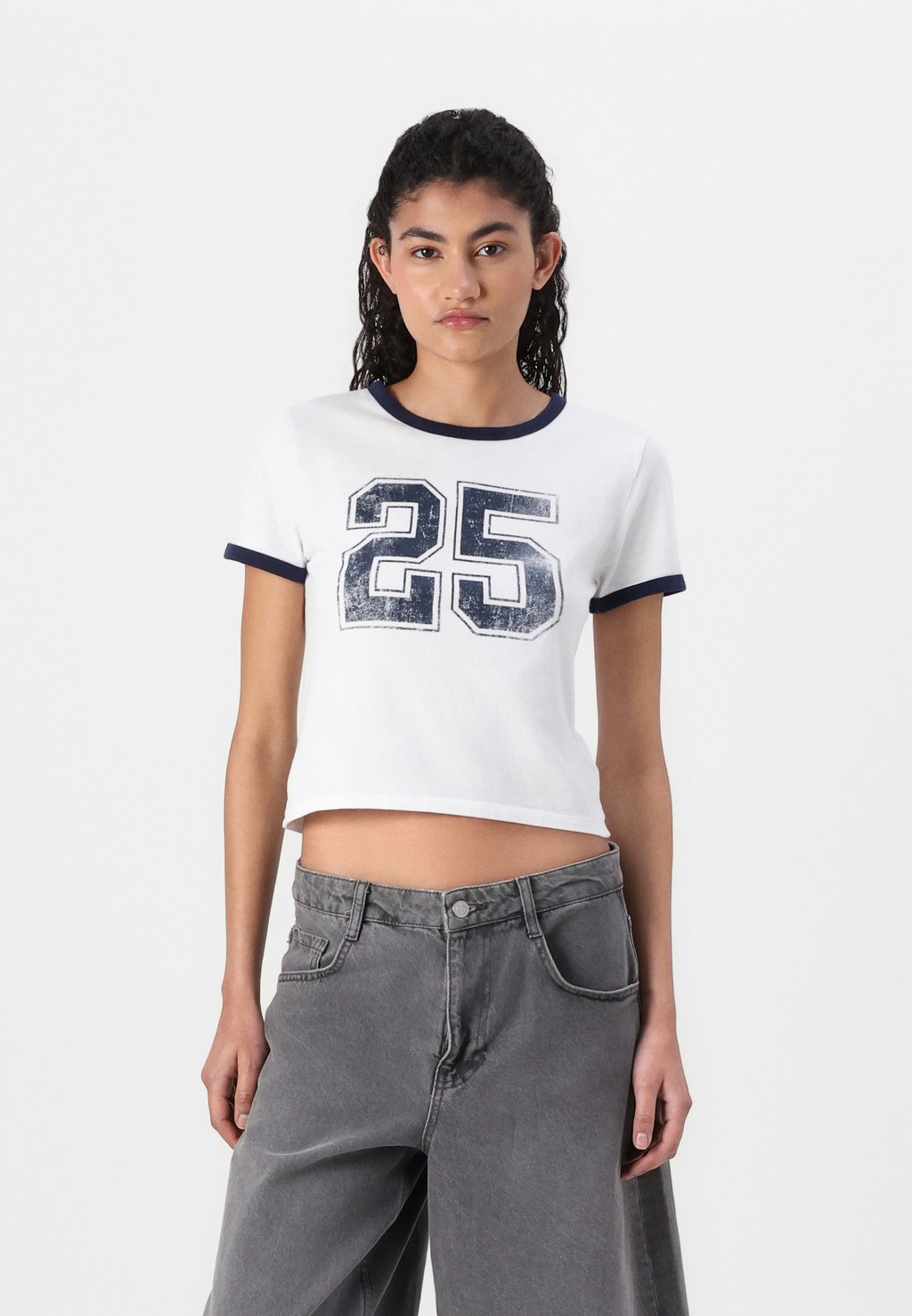 

Футболка с принтом EVERYDAY FITTED CREW GAP, черный