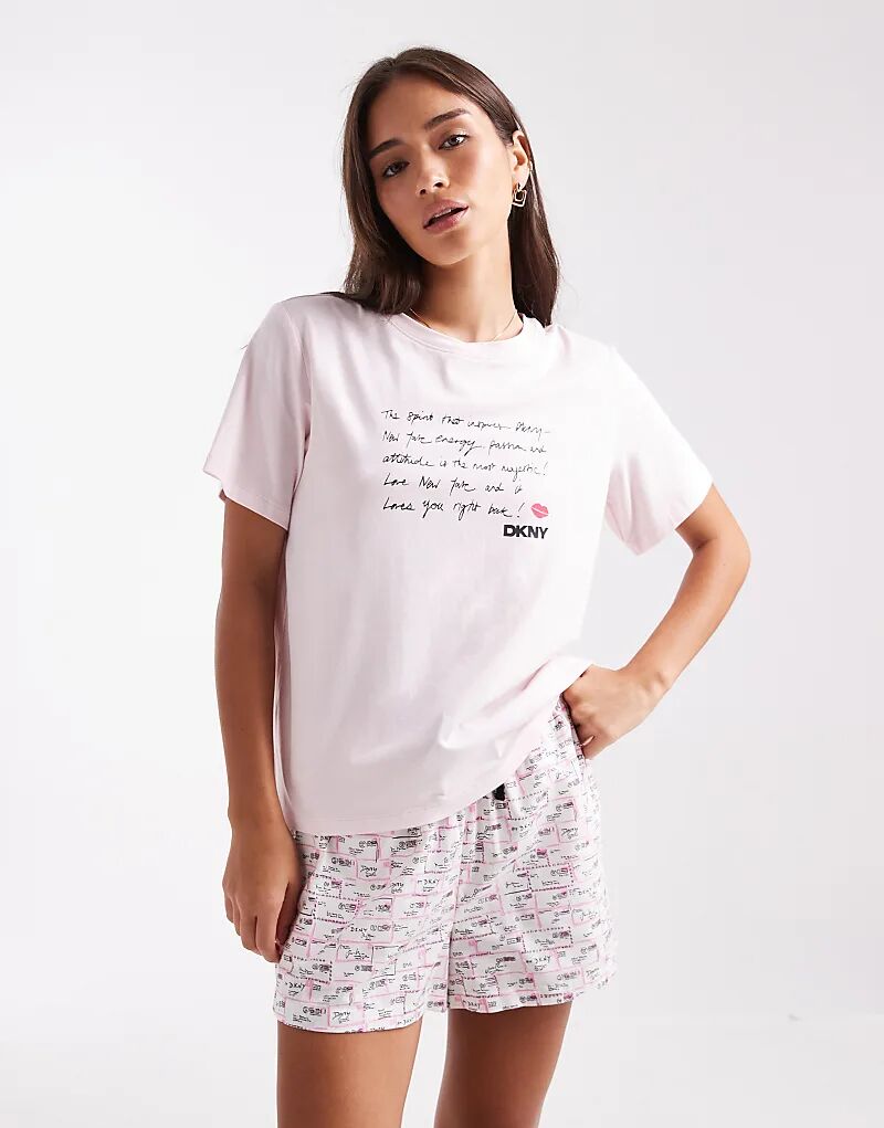 

Футболка и трусы-боксеры DKNY в бежево-белом цвете. Подтвердите свое участие.