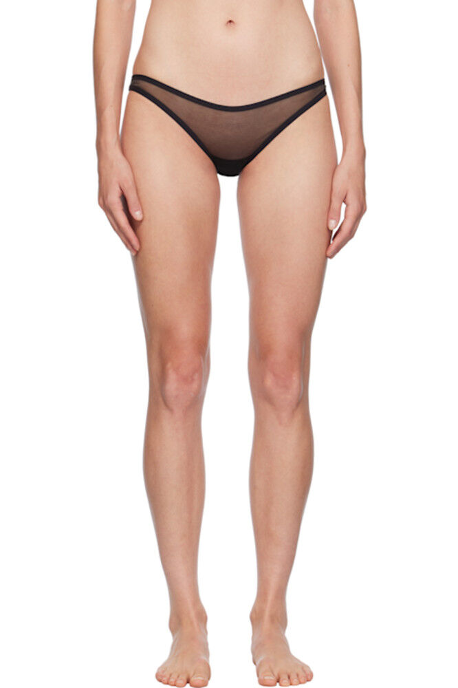 

Черные трусы Жанна Yasmine Eslami