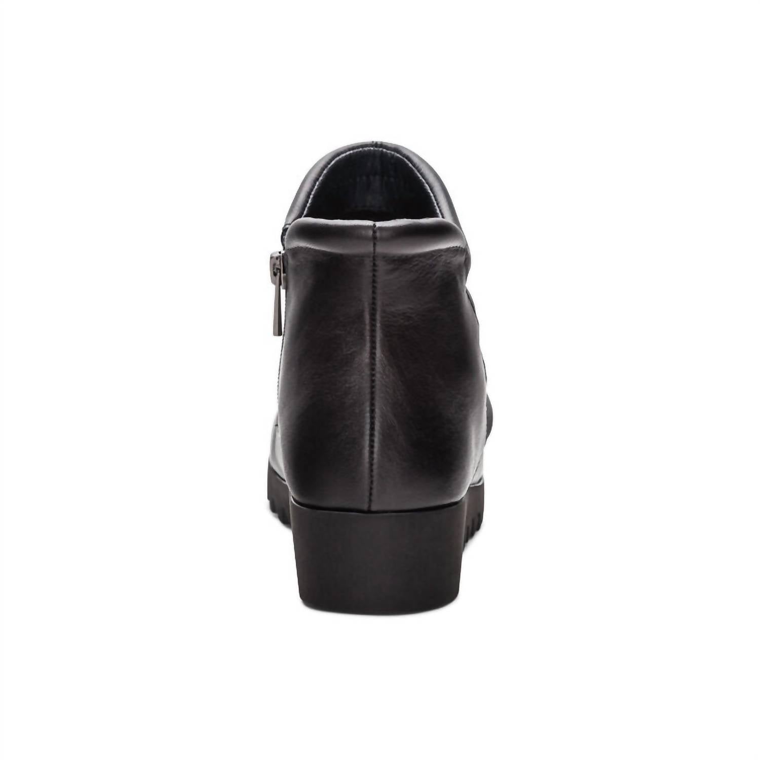 Женские ботинки Zoey Slip-On черного цвета Aetrex — фото 3