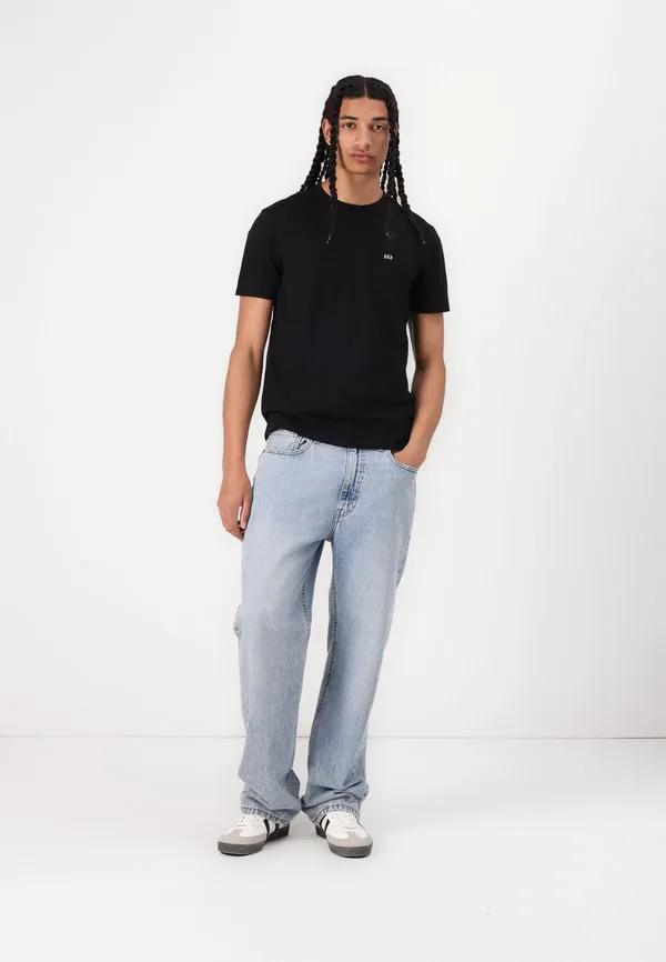Повседневная мягкая базовая футболка с микрологотипом Gap, True Black — фото 2