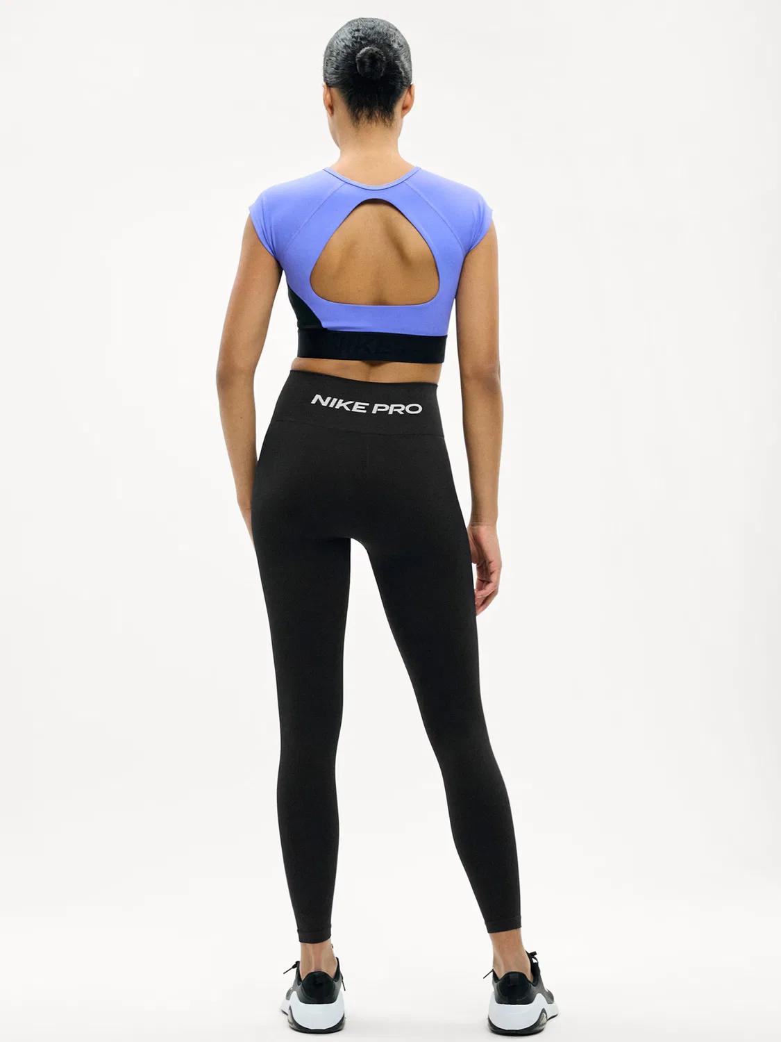 Спортивные легинсы NIKE Nike Pro черного цвета — фото 3