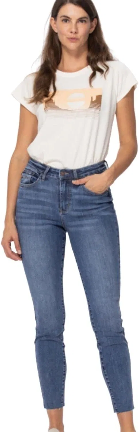 Джинсы с вышивкой Judy Blue, Medium Wash