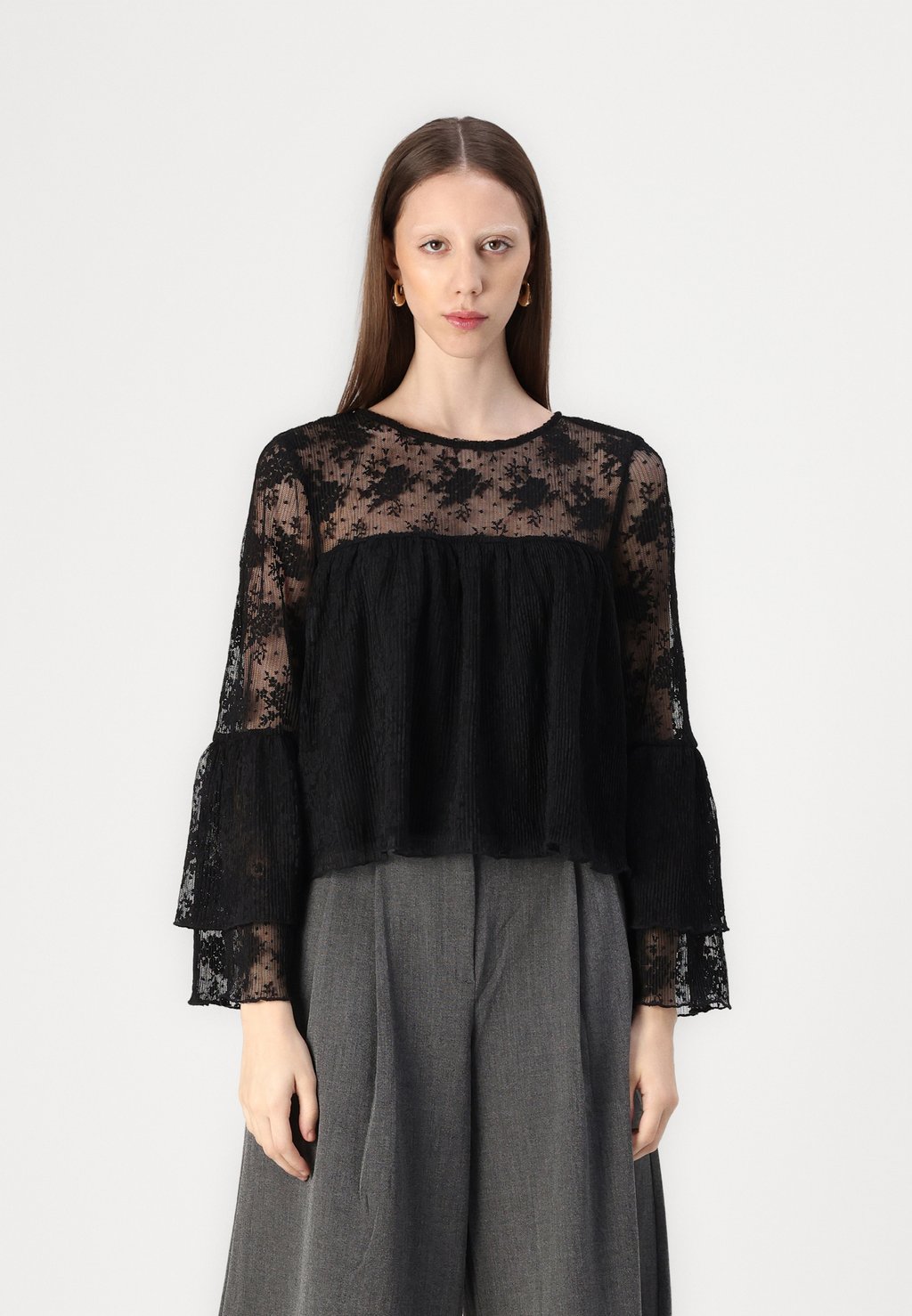 

Блуза Gina Tricot, черный