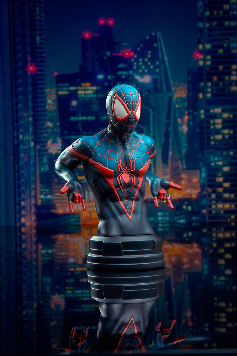 

Бюст Майлза Моралеса из комикса Marvel Diamond Select «Человек-паук» Inna marka