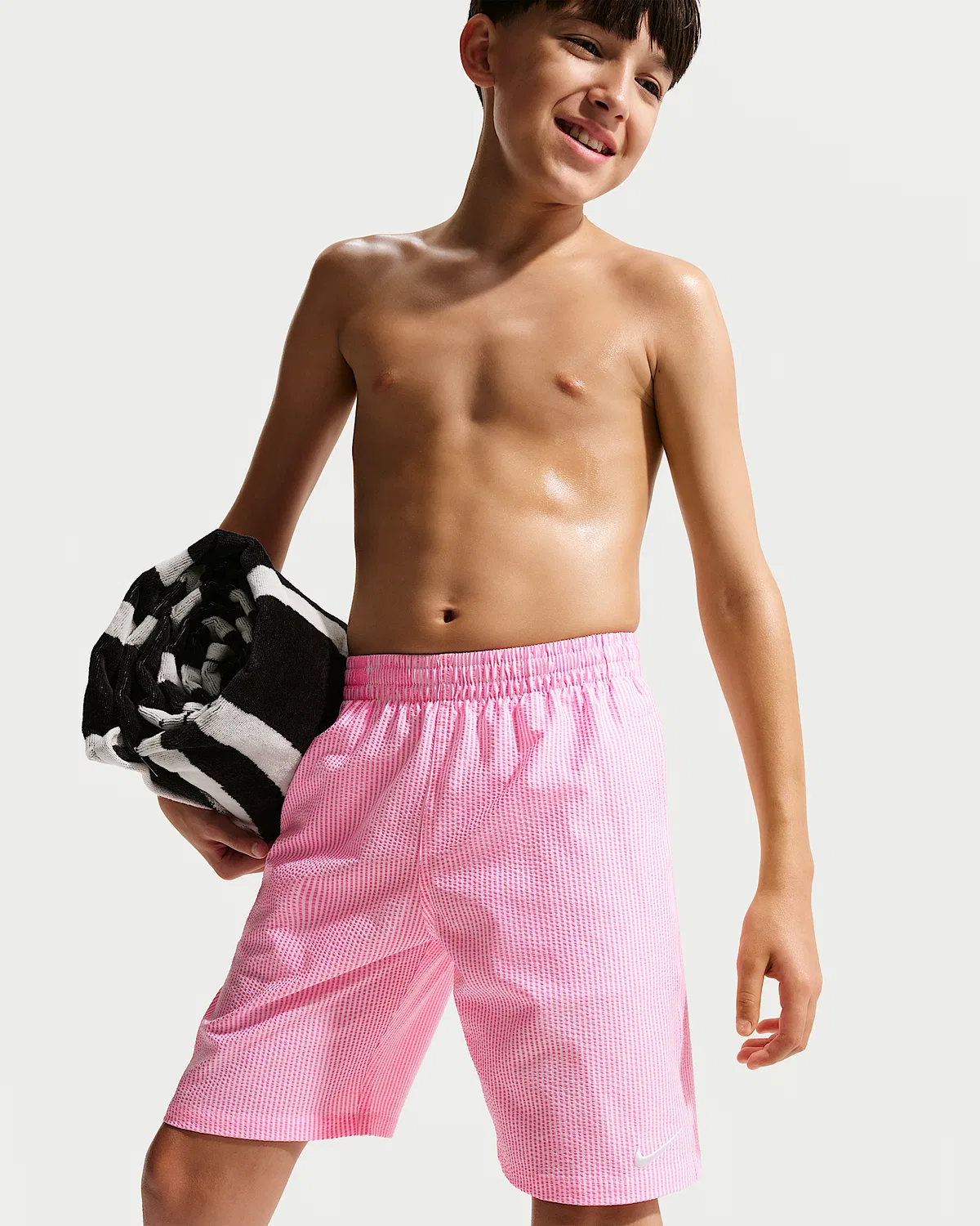 Детские (мальчиковые) плавки Nike Swim Breaker с текстурой «риппл» и 7-дюймовыми боковыми швами, Pink Glow — фото 4