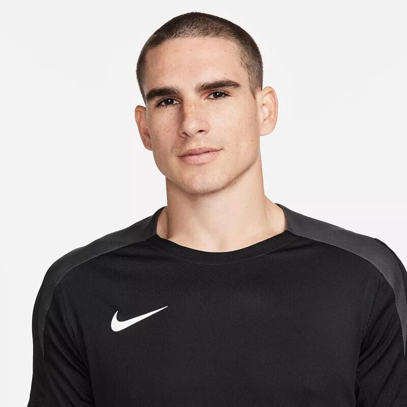 Мужская футбольная рубашка с коротким рукавом Nike Dri-FIT Strike, черный — фото 4