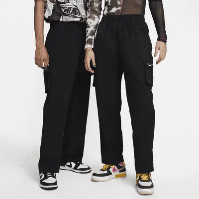 

Брюки Nike Sportswear Essential, черный/белый