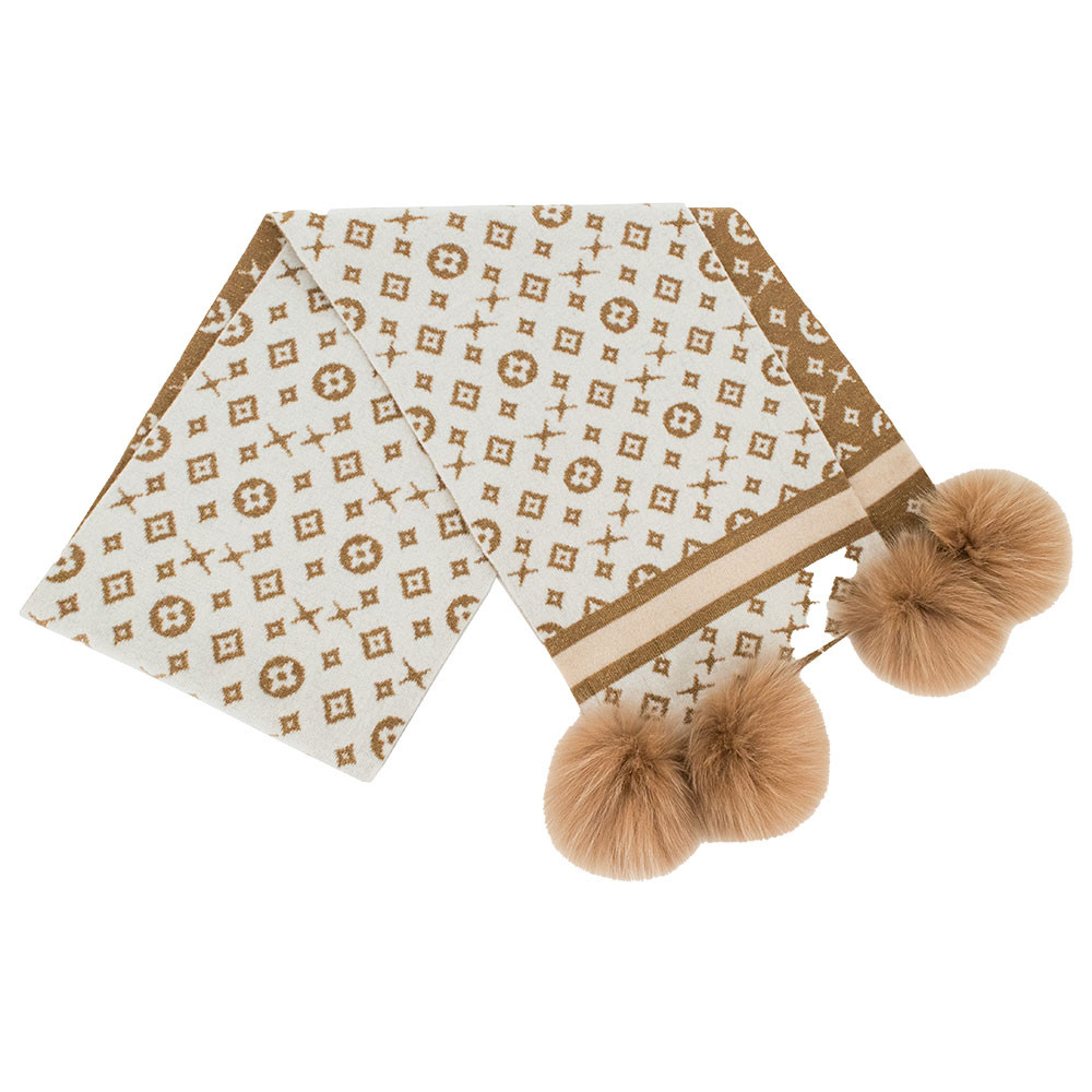 

Вязаный шерстяной шарф Peter Glenn с люрексом, монограммой и помпоном из натурального меха (женский), Gold/Lurex/Fox Fur