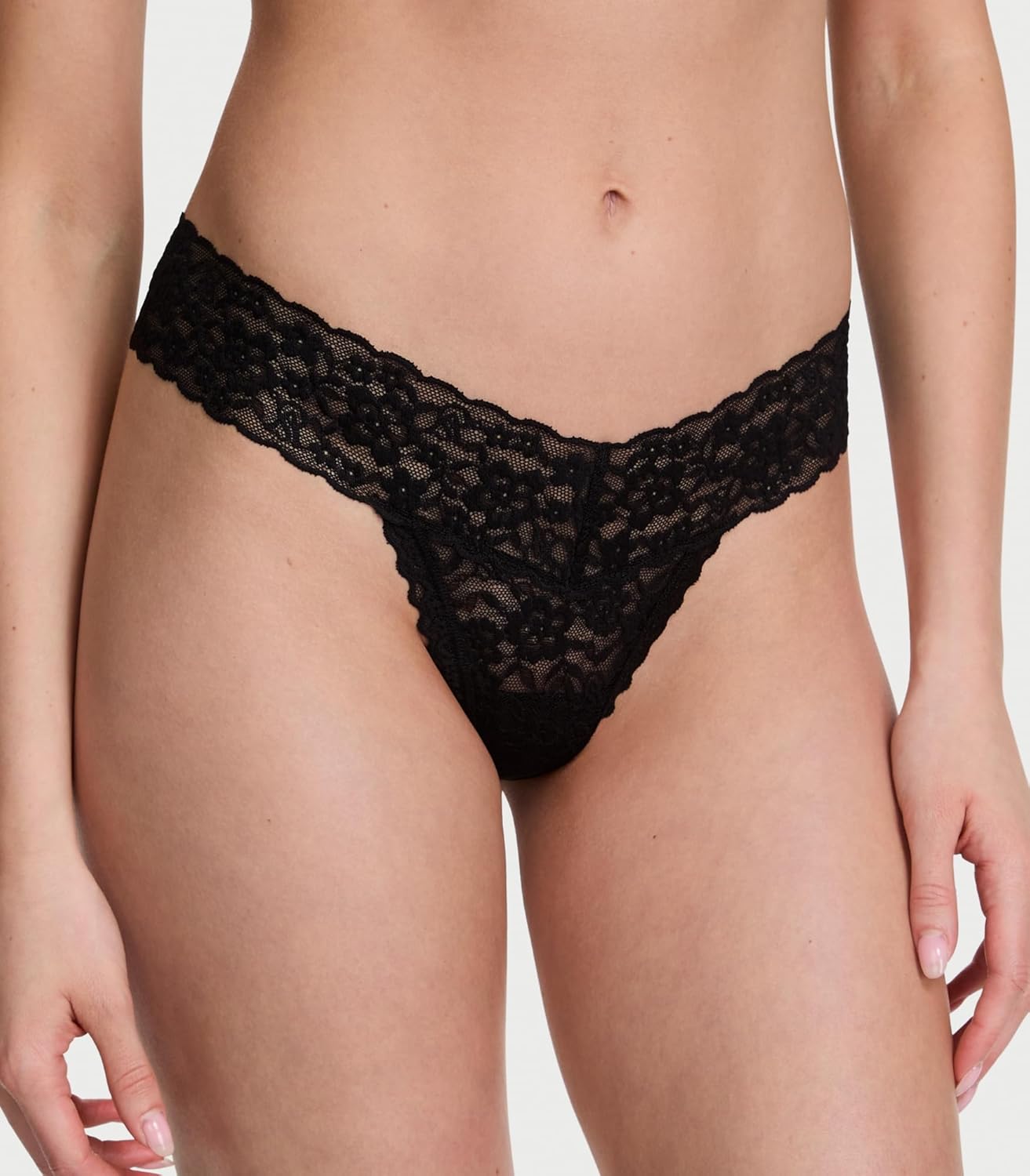 Комплект трусов Victoria's Secret Women's Lace Thong Underwear, 7 предметов, черный/бежевый/белый — фото 2